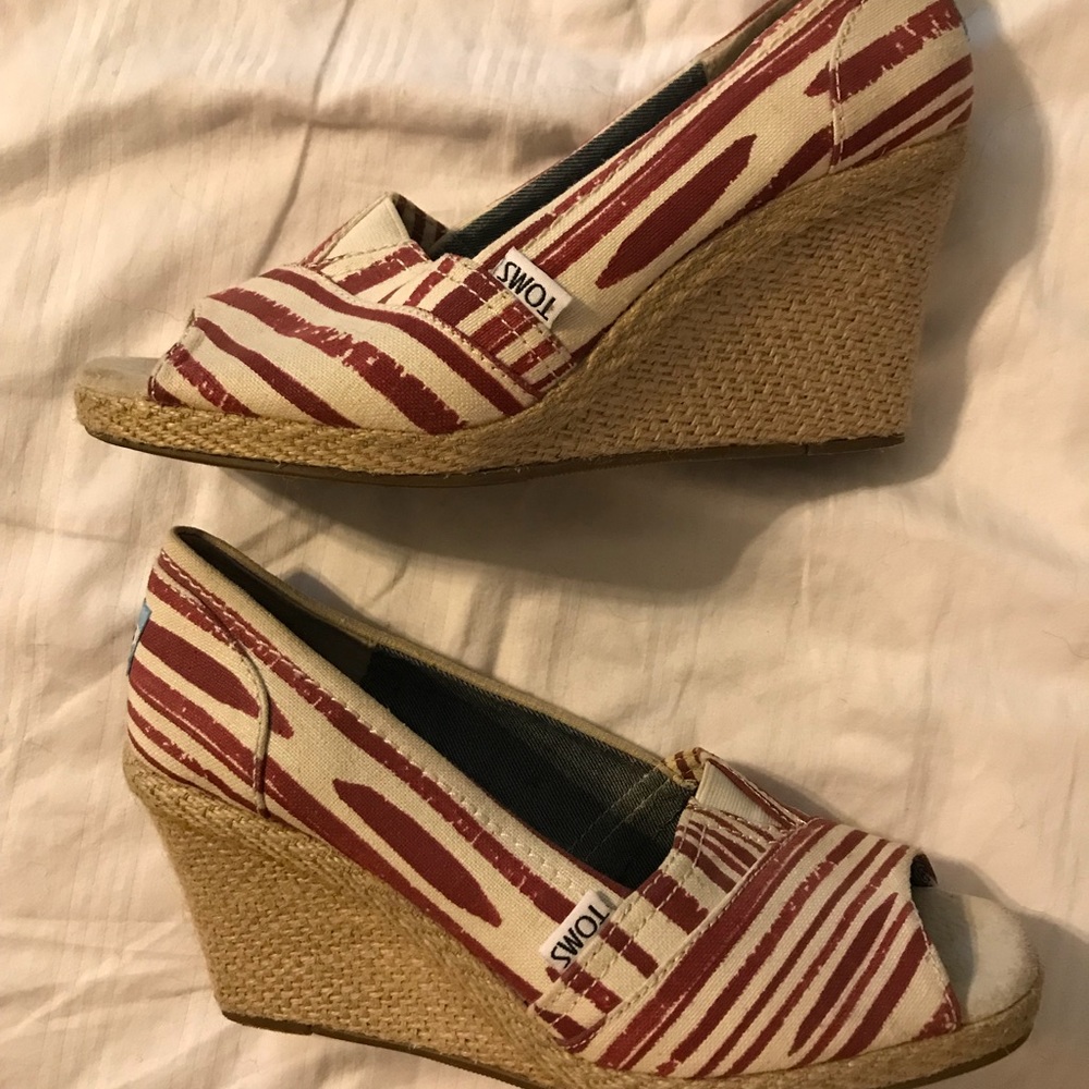 TOMS espadrilles